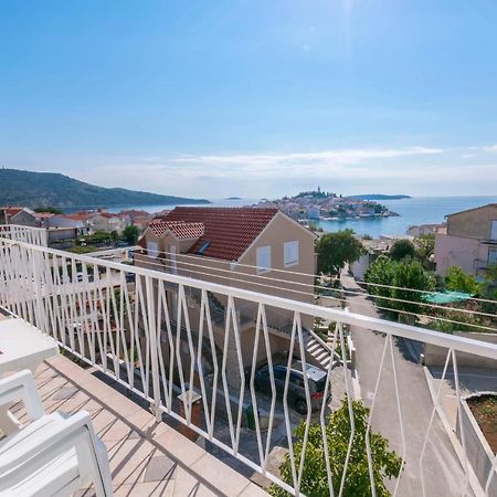 Apartment Nensi Примоштен Экстерьер фото