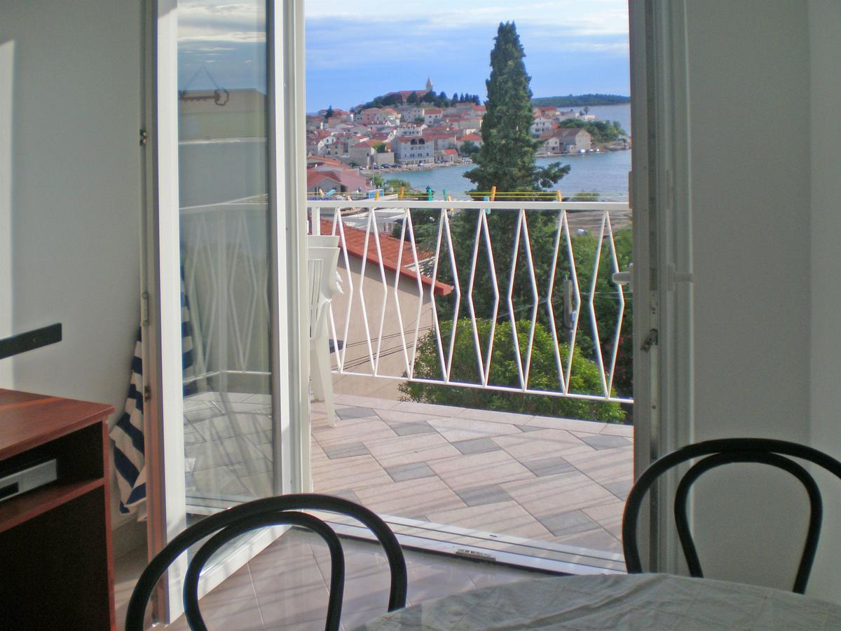 Apartment Nensi Примоштен Экстерьер фото