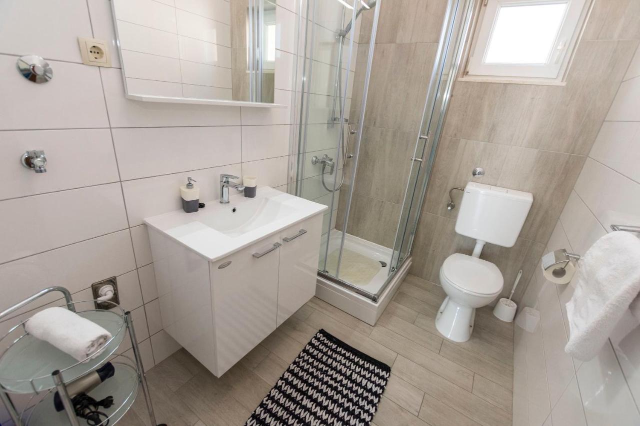 Apartment Nensi Примоштен Экстерьер фото